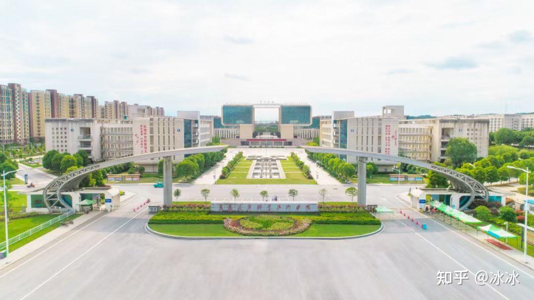 襄阳汽车职业技术学院 培养汽车行业专业人才的摇篮